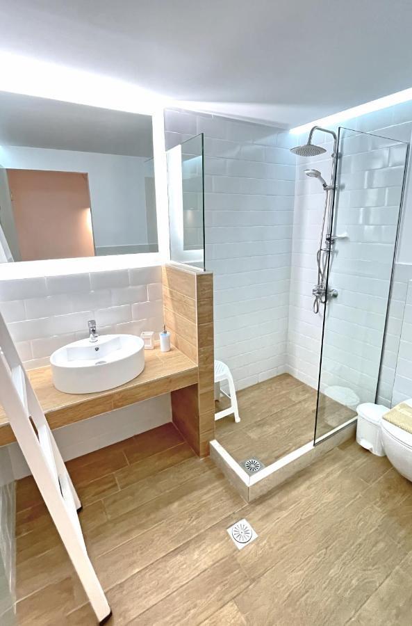 Apus Apartments Lefkáda エクステリア 写真